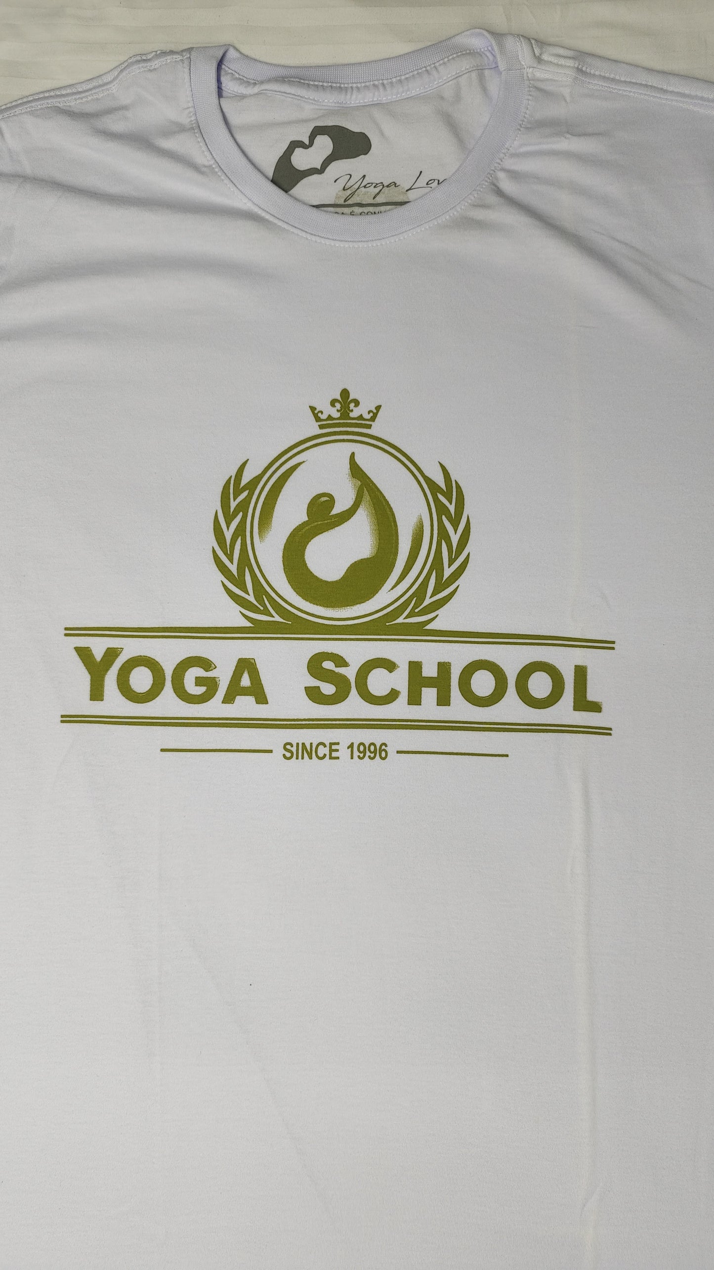Camisetas Yoga School Douradas