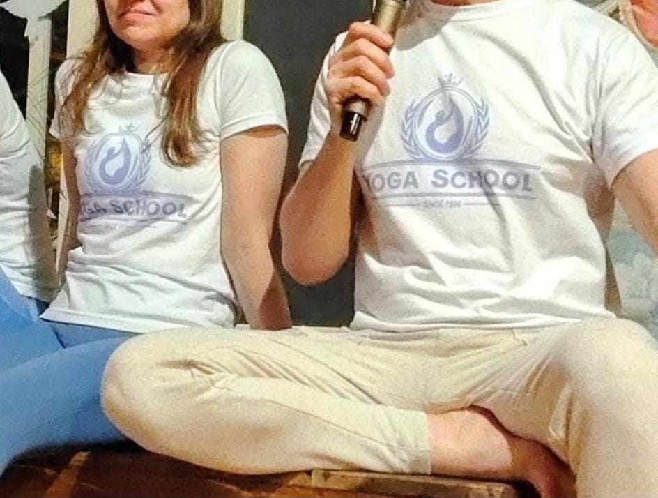 Camiseta Yoga School 100% orgânica unissex