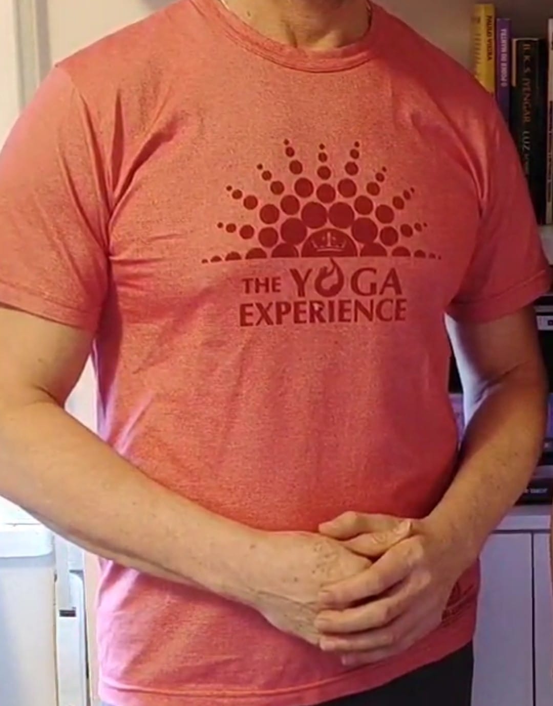 Camiseta The Yoga Experience (Vermelha e Bordô)